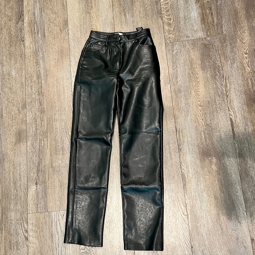 Melina Pant
